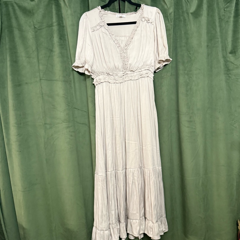 Chic Cream Maxi Dress with Ruffle Details - Size L